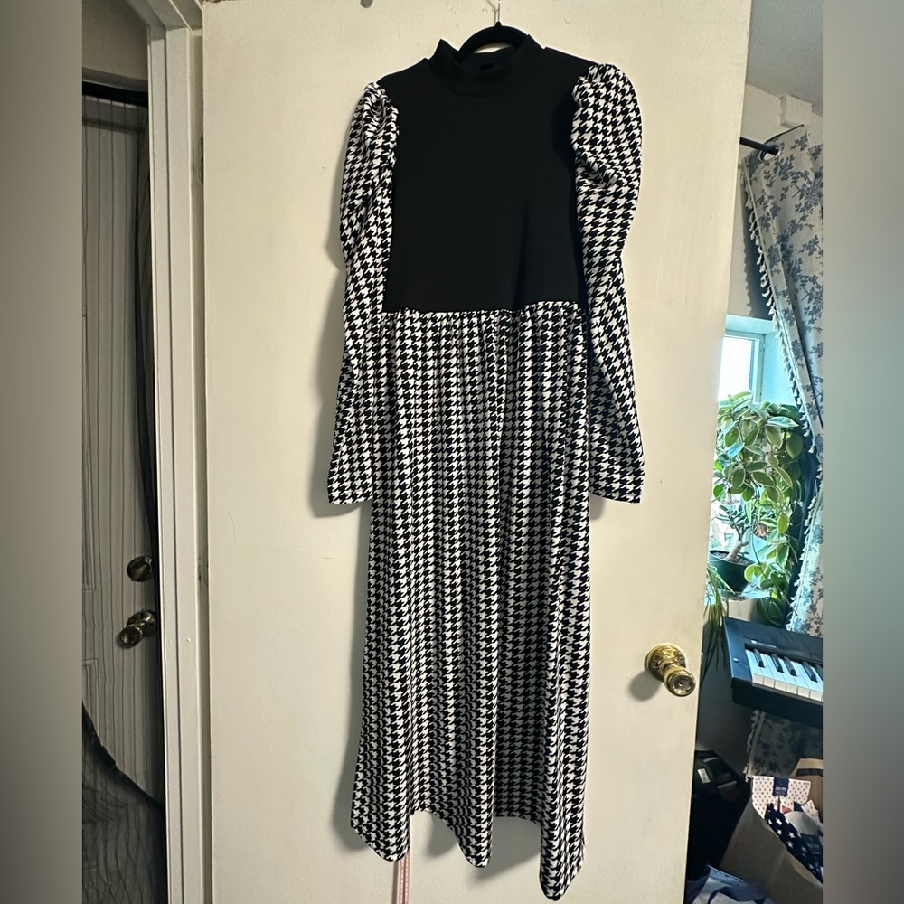 SHEIN Black and White Puff Sleeve A-Line Dress